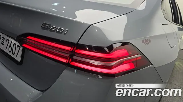 BMW 5-Series — Фото автомобиля 22