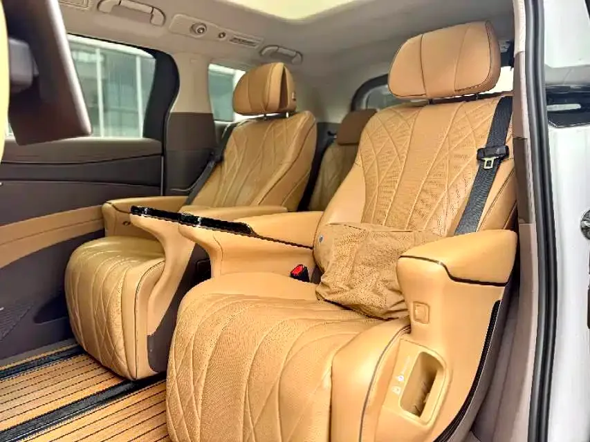 Denza Denza D9 2022 DM-i 970 AWD Flagship — Фото автомобиля 9