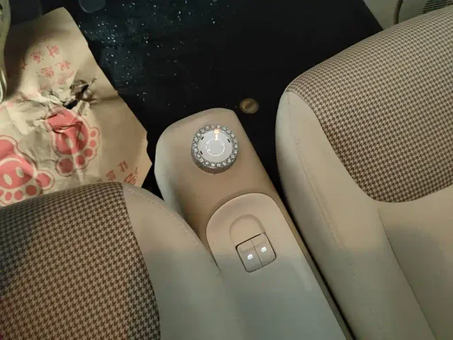 Wuling Motors Hongguang MINIEV 2024 3rd Gen 215km Advanced — Фото автомобиля 13