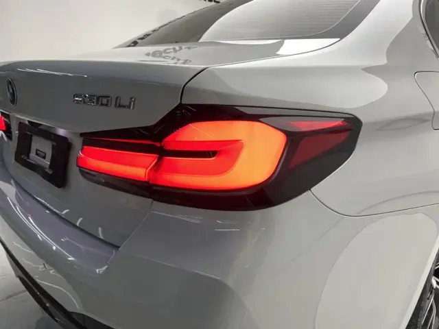 BMW 5 Series — Фото автомобиля 10