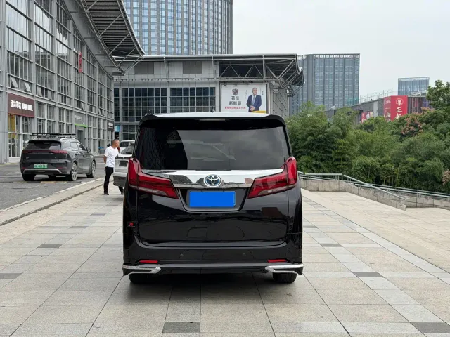 Toyota Vellfire 2021 Crown Hybrid 2.5L HV Premium Edition — Фото автомобиля 3