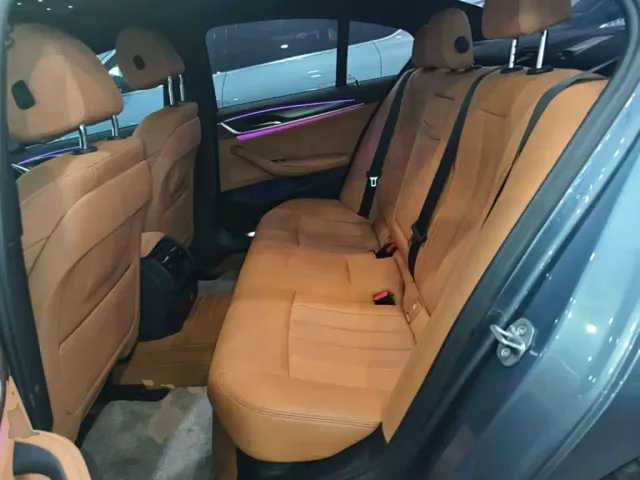BMW 5 Series — Фото автомобиля 16