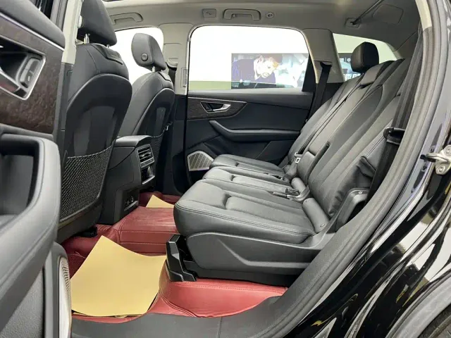 Audi Q7 — Фото автомобиля 20