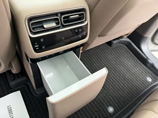 Li Auto i6 — Фото автомобиля 8