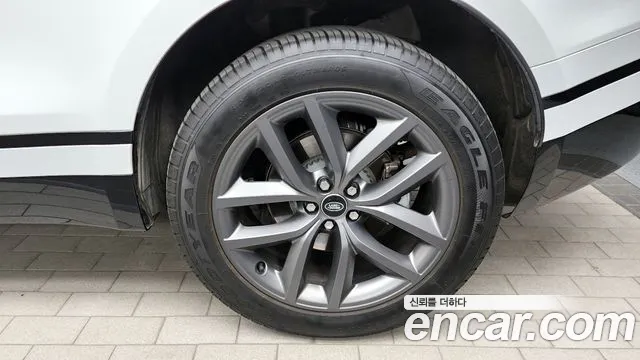 Land Rover Range Rover Velar Range Rover Velar 2.0 P250 Dynamic SE — Фото автомобиля 18
