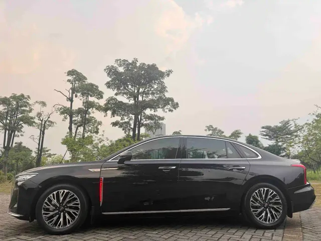 Hongqi H5 — Фото автомобиля 5