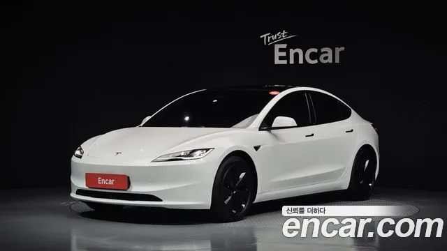 Фотография автомобиля — Tesla Model 3