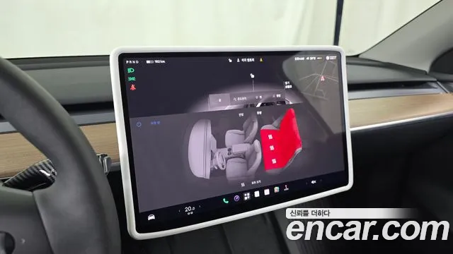 Tesla Model Y — Фото автомобиля 14