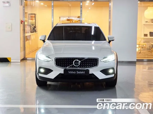 Volvo V60 — Фото автомобиля 3
