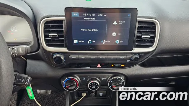 Hyundai Venue — Фото автомобиля 20