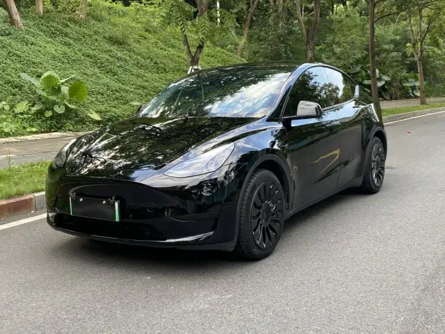 Фотография автомобиля — Tesla Model Y