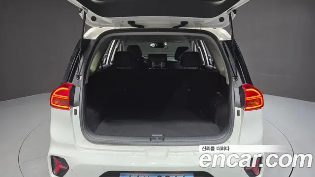 Kia Niro — Фото автомобиля 8