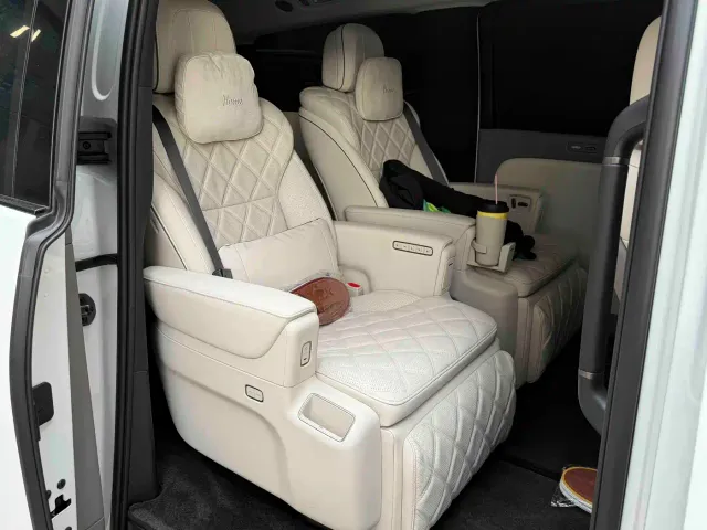 Li Auto MEGA — Фото автомобиля 7