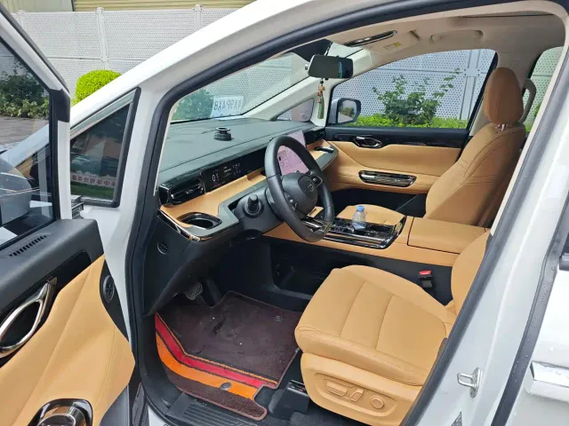 GAC Trumpchi E8 — Фото автомобиля 10