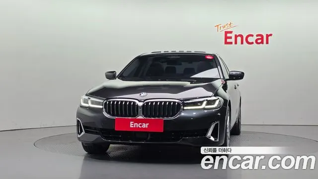 BMW 5 Series G30 — Фото автомобиля 3