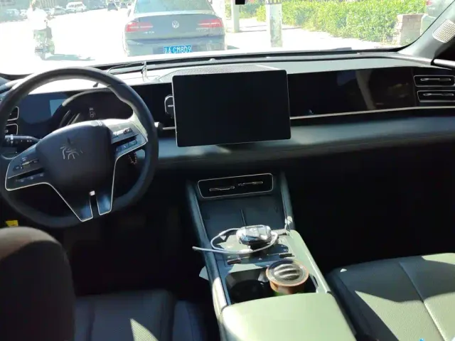 BYD Qin L — Фото автомобиля 12