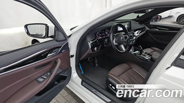 BMW 5-Series — Фото автомобиля 10