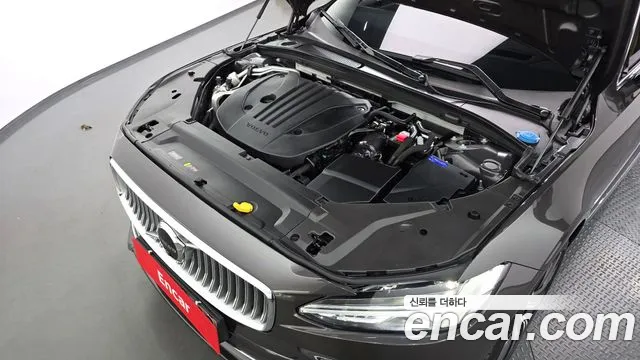 Volvo S90 — Фото автомобиля 9