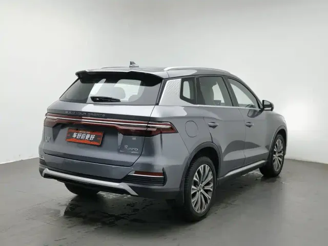 BYD Song Pro — Фото автомобиля 2