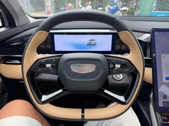 Geely Boyue L — Фото автомобиля 6