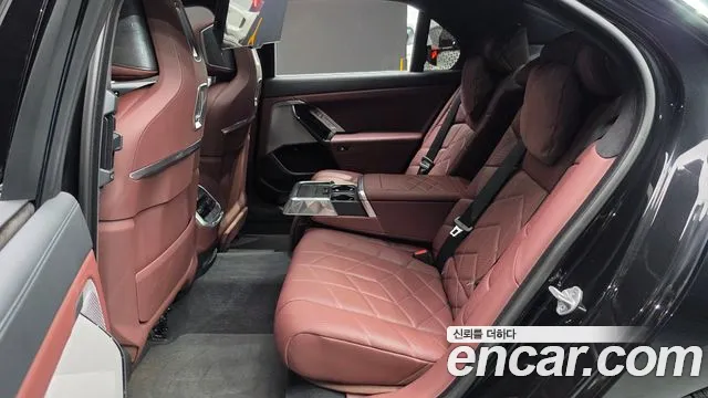 BMW 7-Series 7 серия (G70) 740i sDrive M Sport — Фото автомобиля 11