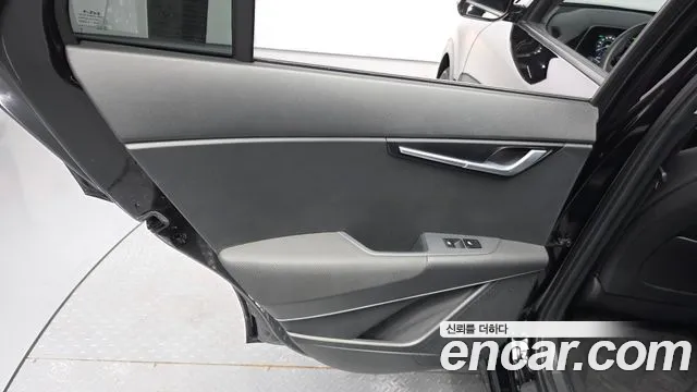 Kia Niro New — Фото автомобиля 25