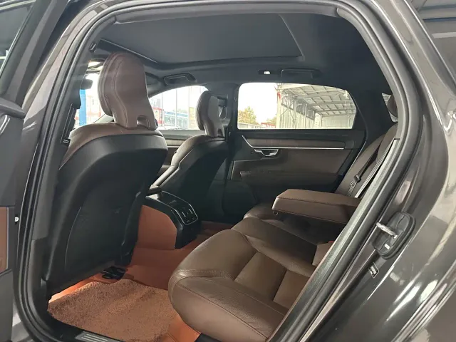 Volvo S90 — Фото автомобиля 5