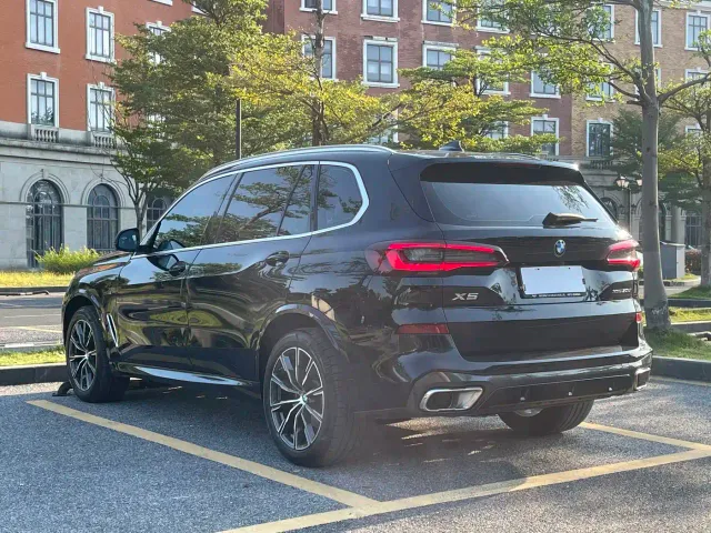 BMW X5 — Фото автомобиля 4