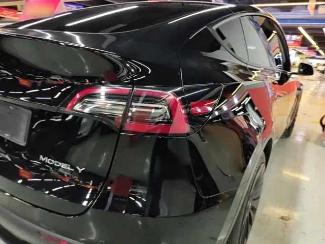 Tesla Model Y — Фото автомобиля 7