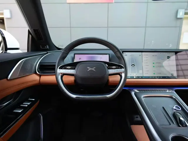 Xpeng G9 — Фото автомобиля 10