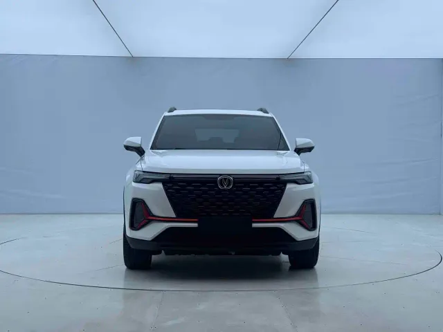 Changan CS35 Plus — Фото автомобиля 2