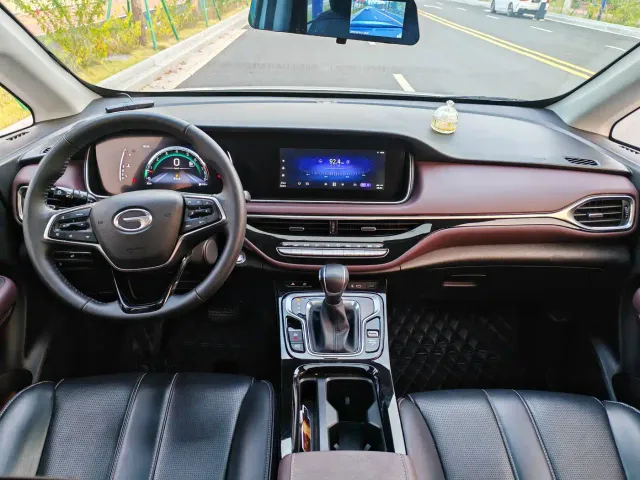 GAC Trumpchi M6 — Фото автомобиля 5