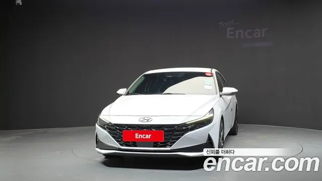 Hyundai Avante CN7 — Фото автомобиля 3