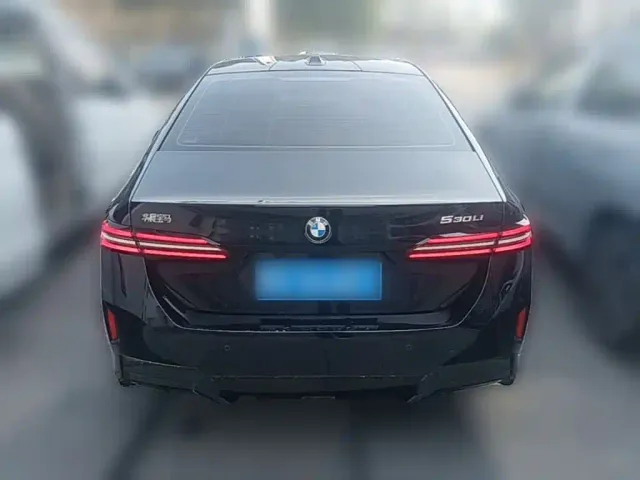 BMW 5 Series — Фото автомобиля 7