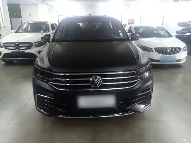 Volkswagen Tiguan L — Фото автомобиля 2