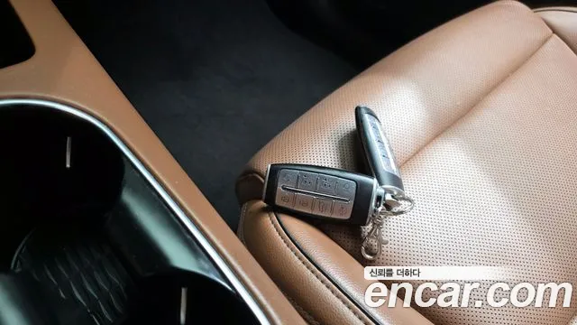 Genesis GV70 — Фото автомобиля 16