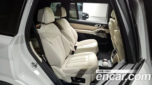 BMW X7 M60i xDrive M Sport 6 мест — Фото автомобиля 8