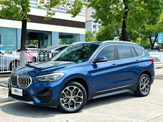 Фотография автомобиля — BMW X1