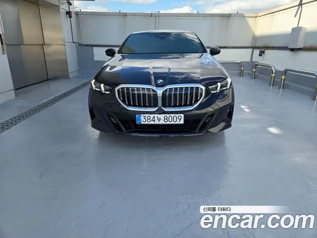BMW 5 Series G60 — Фото автомобиля 10