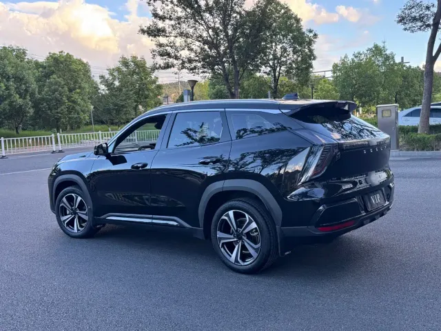 Geely Boyue L — Фото автомобиля 6