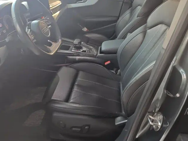 Audi A4L — Фото автомобиля 9