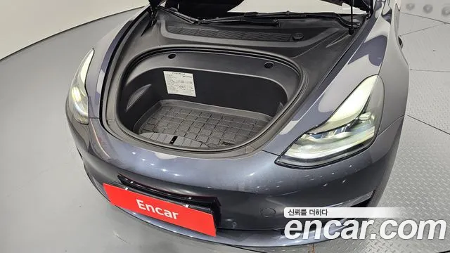 Tesla Model 3 — Фото автомобиля 6