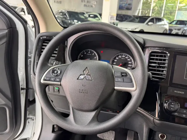 Mitsubishi Outlander — Фото автомобиля 11