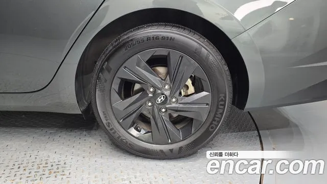 Hyundai AVANTE Avante (CN7) — Фото автомобиля 18