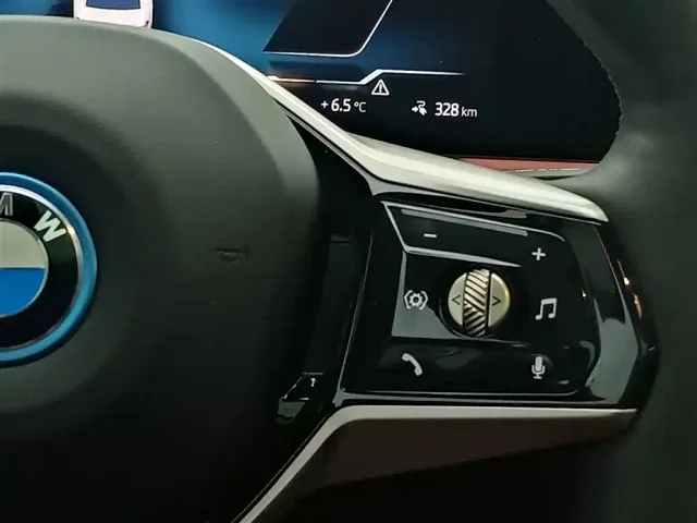 BMW i5 — Фото автомобиля 16