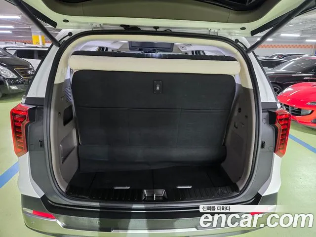 Kia Carnival Generation 4 — Фото автомобиля 8