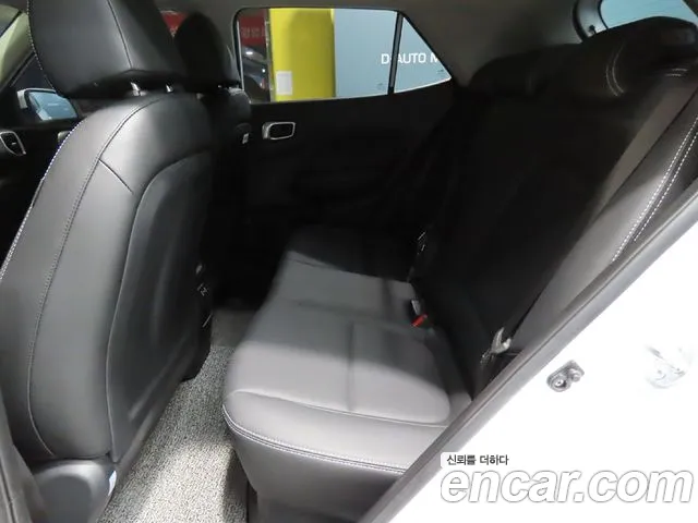 Hyundai Venue — Фото автомобиля 7