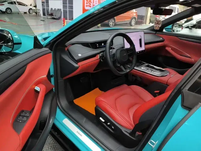 Xiaomi SU7 — Фото автомобиля 15