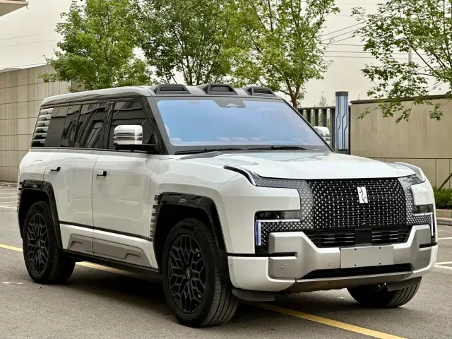 BYD U8 — Фото автомобиля 4