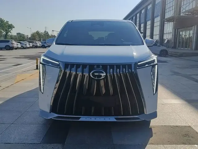 Фотография автомобиля — GAC Trumpchi M8